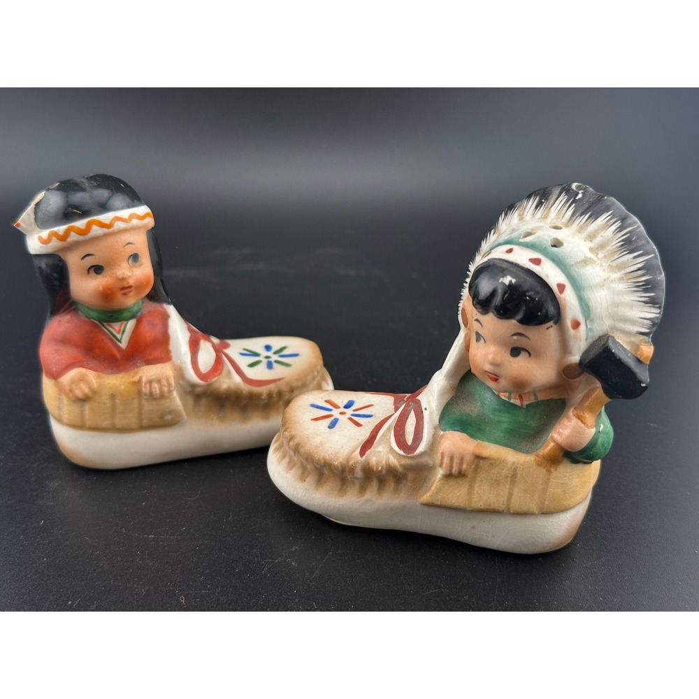Vintage Ceramic Native American Moccasin Salt and Pepper Shakers Set Japan